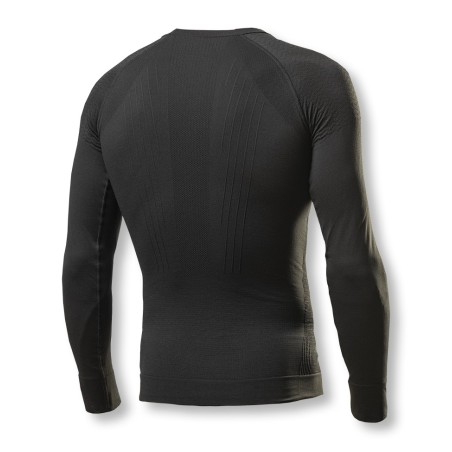 Fit Long-Sleeved Base Layer 4.0 keeps bodily temperature constant even on coldest days