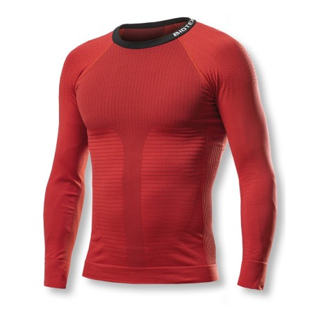 Fit Long-Sleeved Base Layer 4.0 keeps bodily temperature constant even on coldest days