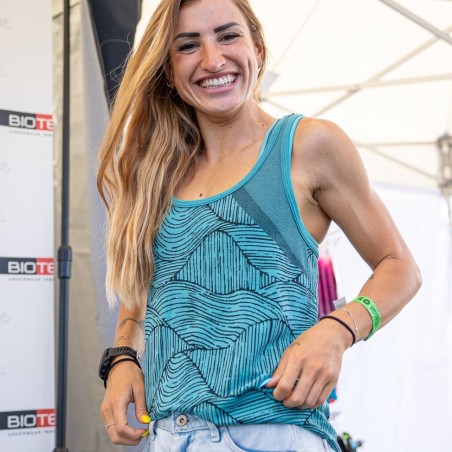 Completo SPRINT da Donna per il running e la camminata composta da TOP, Canotta e Panta