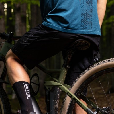 Pantaloncino MTB INGAMBA IG2 corto da uomo in tessuto elasticizzato con perfetta ventilazione