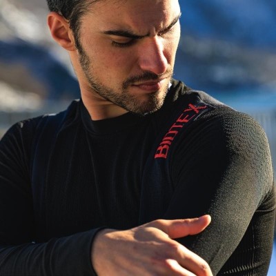 Fit Long-Sleeved Base Layer 4.0 keeps bodily temperature constant even on coldest days