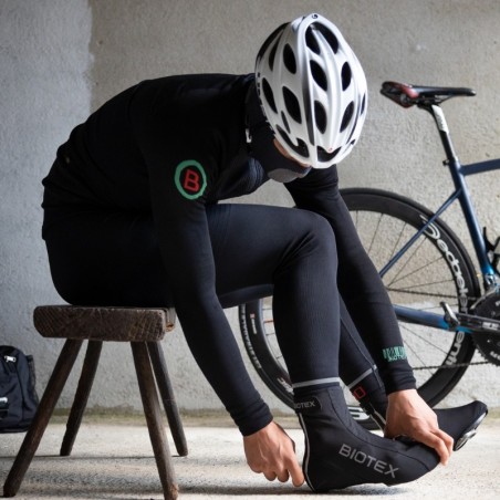 WIN Long-sleeved jersey with zip and rear pockets