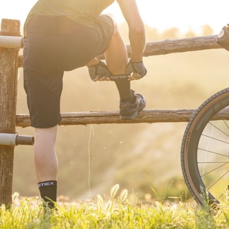 Calza Aria leggera e traspirante da uomo e donna per ciclismo e mtb