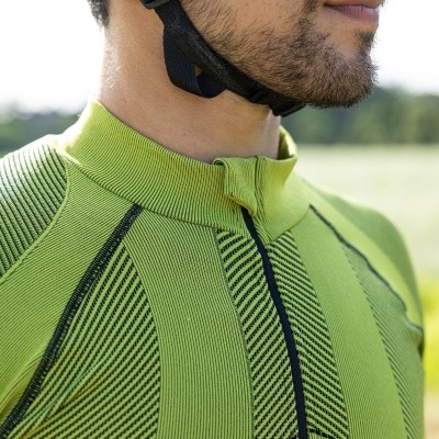 Ingamba Gravel Jersey with 3 rear pockets and 2 side ones