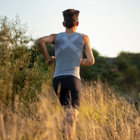 Light and breathable Reverse Sleeveless Base Layer