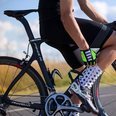 Short-Fingered Mesh Race Gloves, ideal for cycling