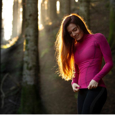 Tight and seamless Limitless Women’s Turtleneck Base Layer