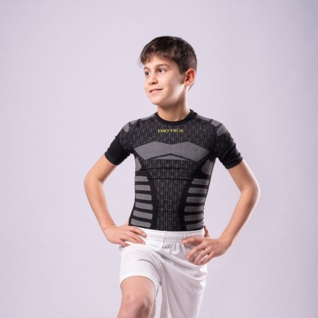 Junior Seamless T-Shirt keeps dry and energetic