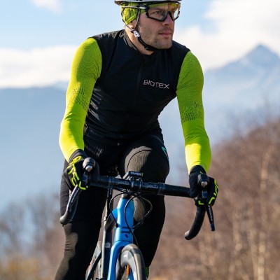 Gilet WIN antivento Giallo Fluo/Nero da uomo per bici e running traspirante e termico