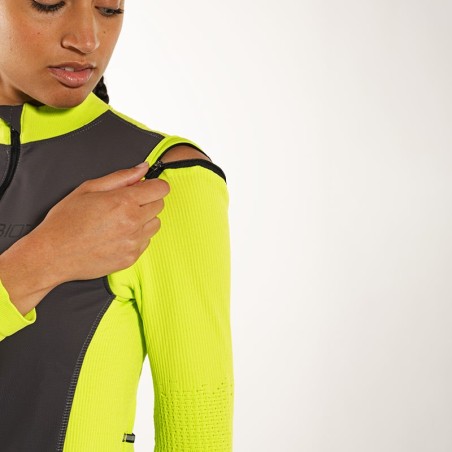 Woman WIN Windproof Jacket with removable sleeves