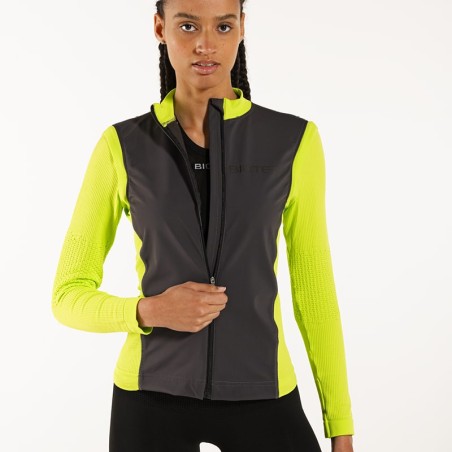 Woman WIN Windproof Jacket with removable sleeves