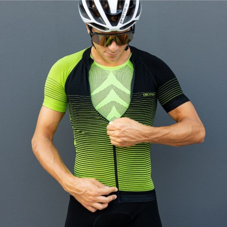 RIBBED Ultra Jersey Short Sleeve with zip and rear pockets