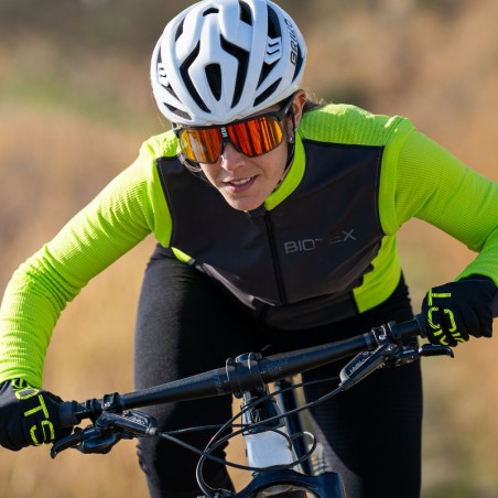 WIN Windproof jacket with removable sleeves