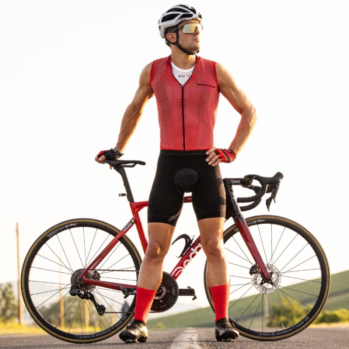 BELIKE bibshort with pad for long distances by bike