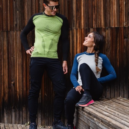 The Python Long-Sleeved Jersey keeps bodily temperature constant even on coldest days