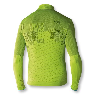 Cubic Long-Sleeved Turtleneck Base Layer keeps bodily temperature constant even on coldest days