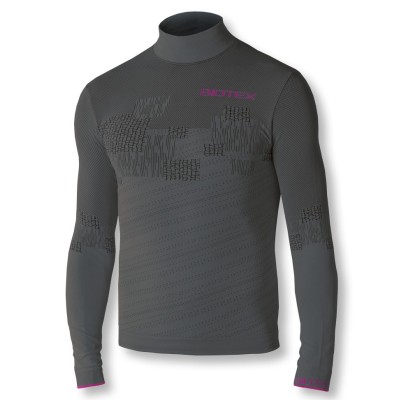 Cubic Long-Sleeved Turtleneck Base Layer keeps bodily temperature constant even on coldest days