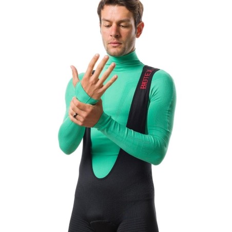 Tight Ingamba Turtleneck Base Layer for men who practice sport